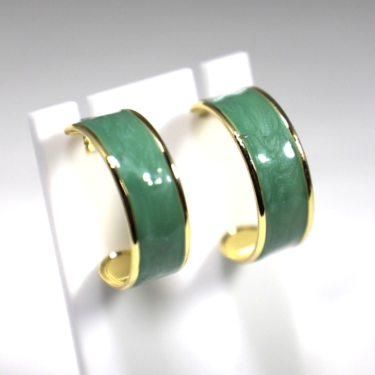 Charming.Green - Enamel Earrings