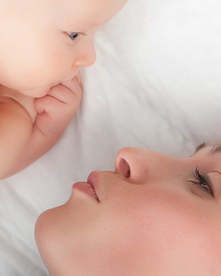 cute-baby-with-mother-5KD8XS9.jpg