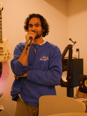 South Asian Muslim Pop Artist sakharii At-Home Studio Tour | K. Mag Studio Tour