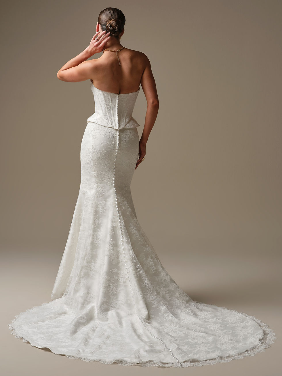 Chantilly Lace Sheath Wedding Dress Peplum Hips