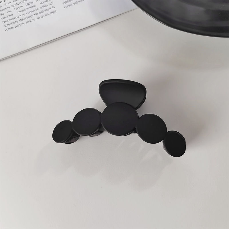 Thumbnail: Matte Black Geometric Hair Claw Clip
