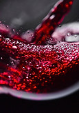 Red Wine for wine lovers who enjoy wine tasting and wine clubs