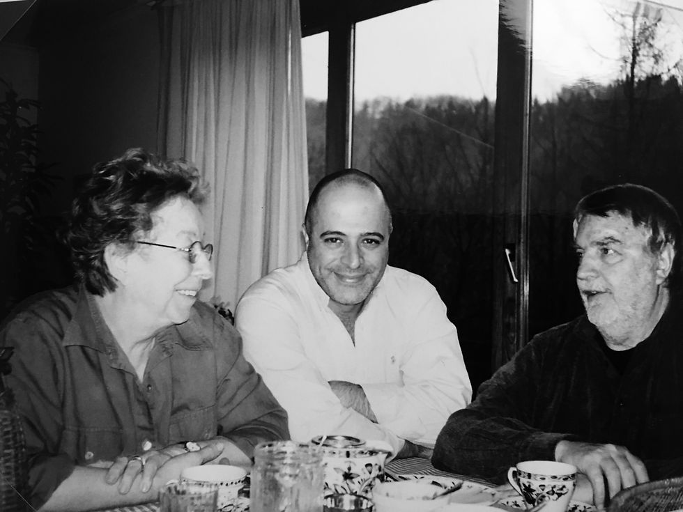 Montes-Bradley junto a Osvaldo y Marlies Bayer en Linz am Rhein, Alemania, durate el rodaje.