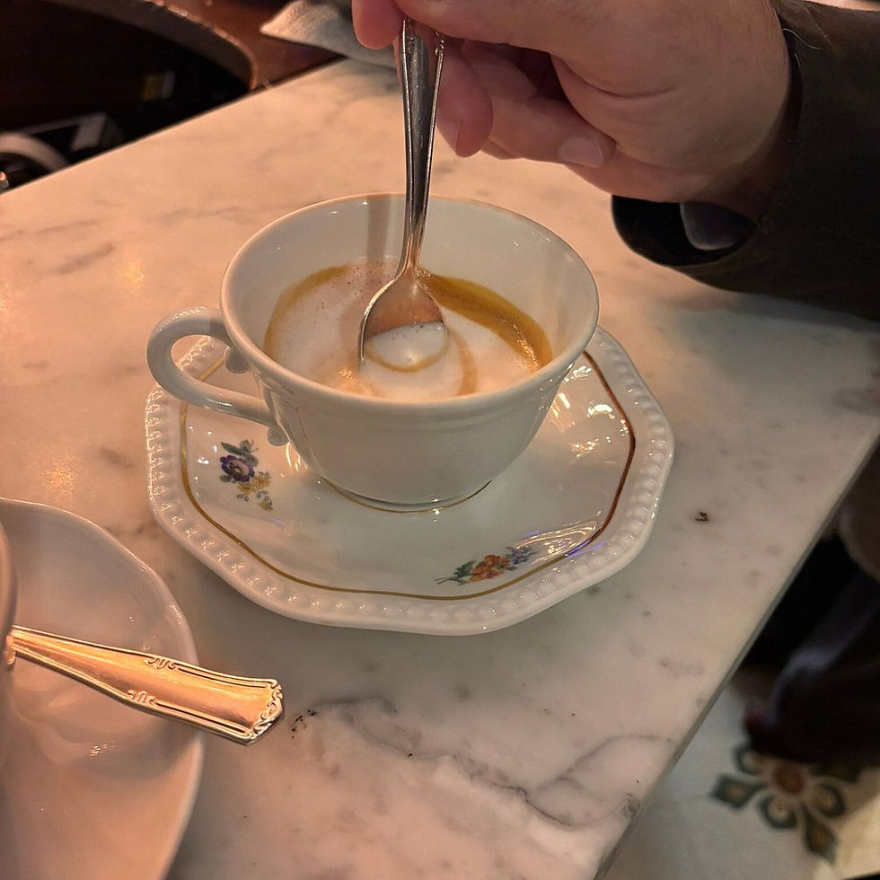 Voor koffie, ontbijt & iets lekkers