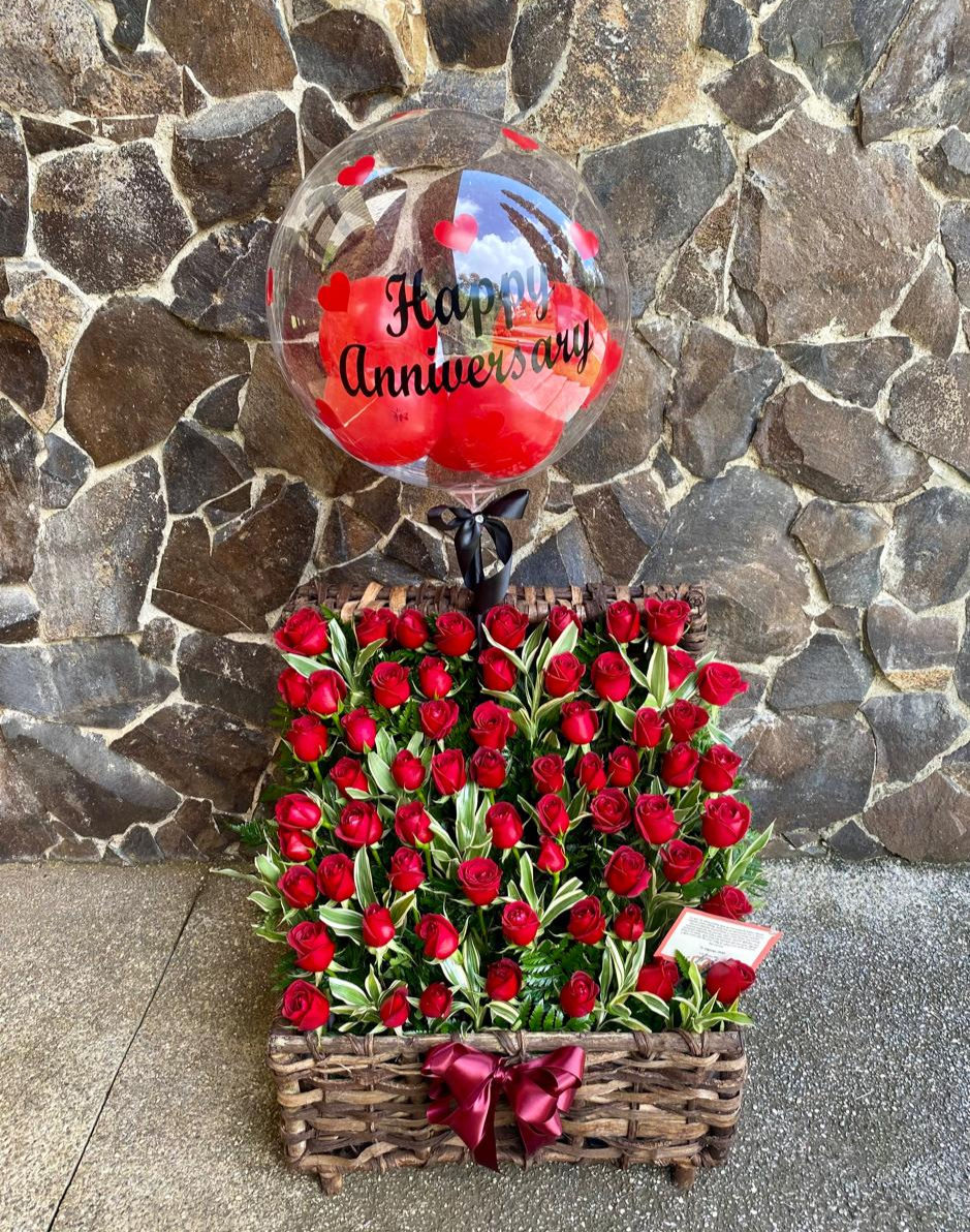 Chest of 60 Roses & Bubble Balloon