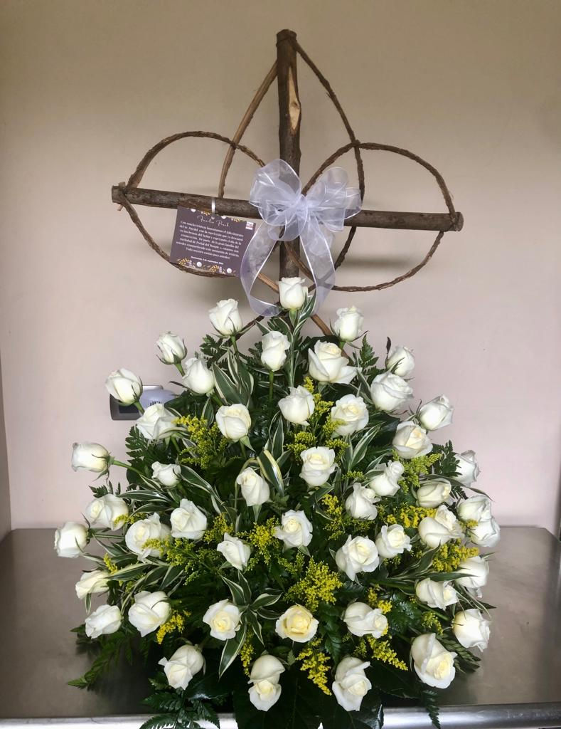 Miniatura: Cruz de 48 Rosas