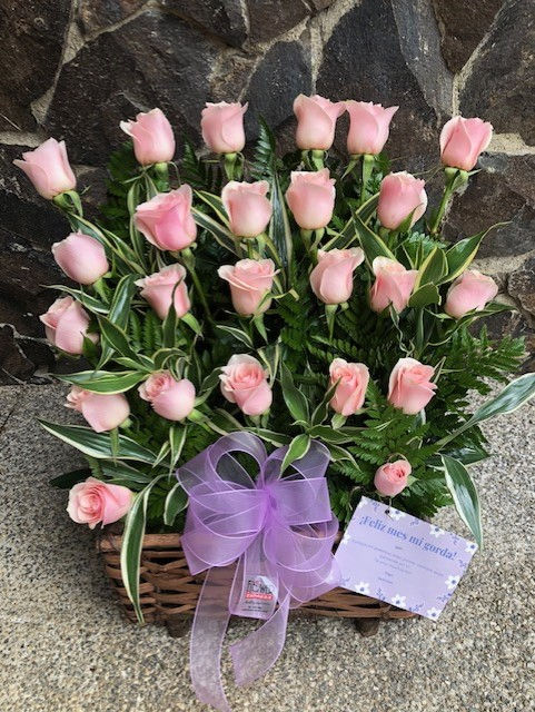 Thumbnail: Chest of 24 Roses