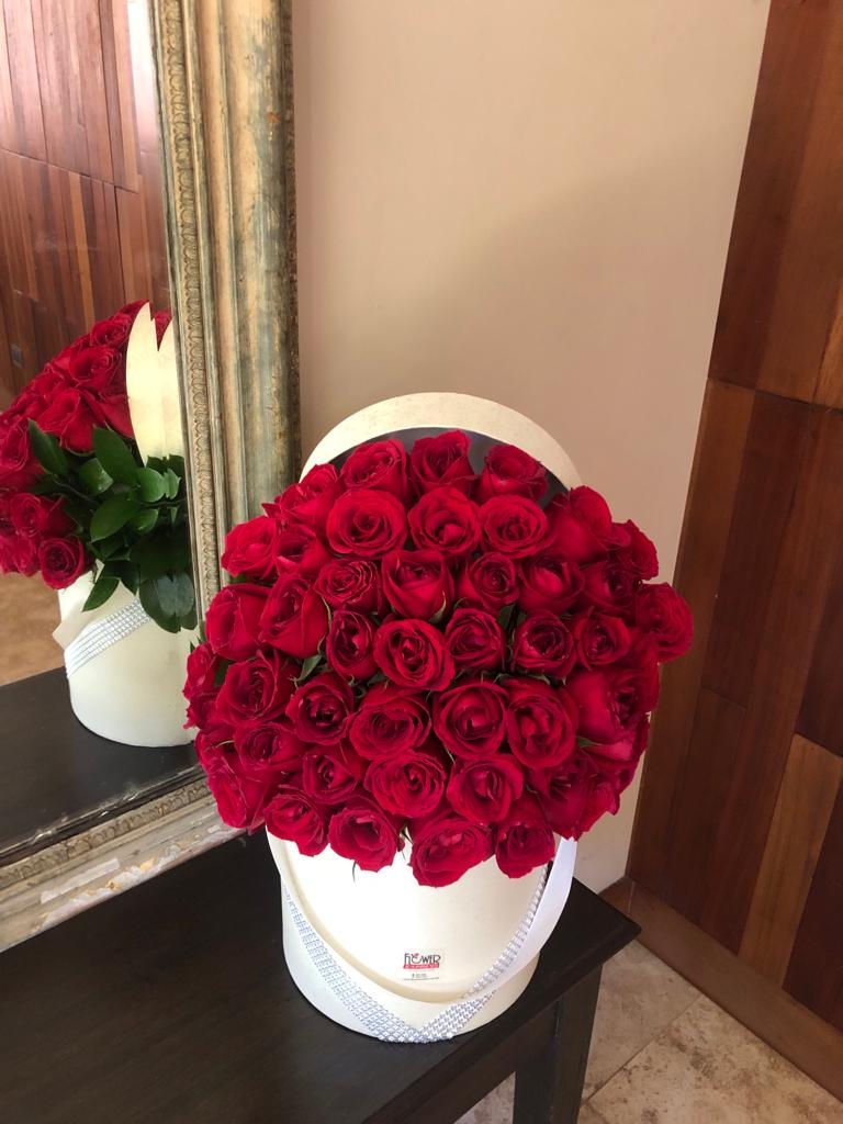 Thumbnail: Cream Tall Chapeau Box 60R