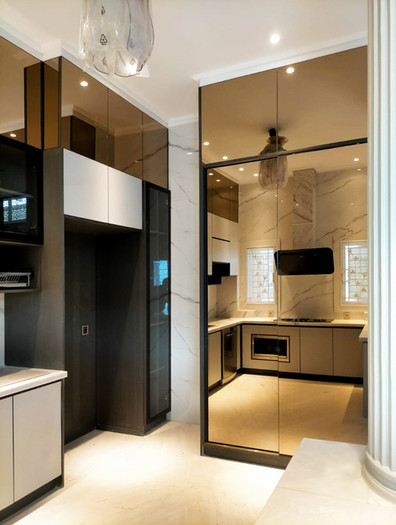 Minimalist Glass Kitchen Set