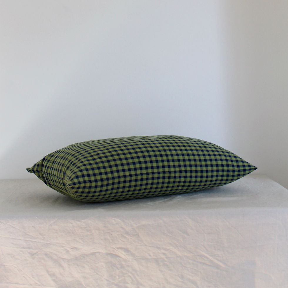 Thumbnail: Coussin rectangle vichy vert et marine