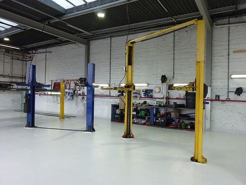 Morley Autocraft garage empty and clean, ready for vehicle servicing