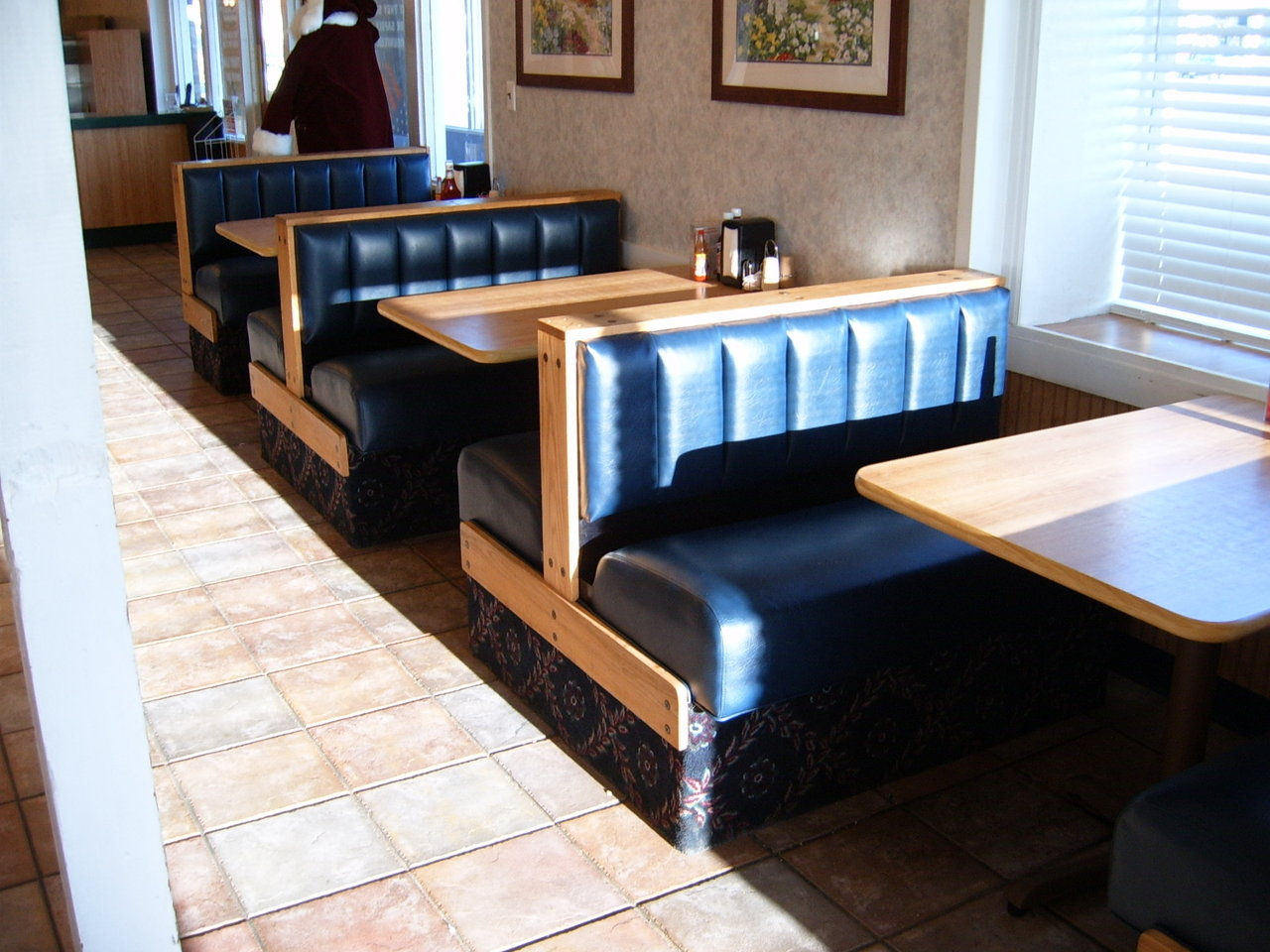 Restaurant store booth table