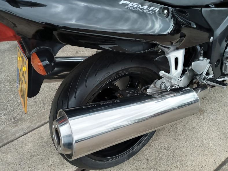 Thumbnail: 2003 Honda CBR1100XX Super Blackbird