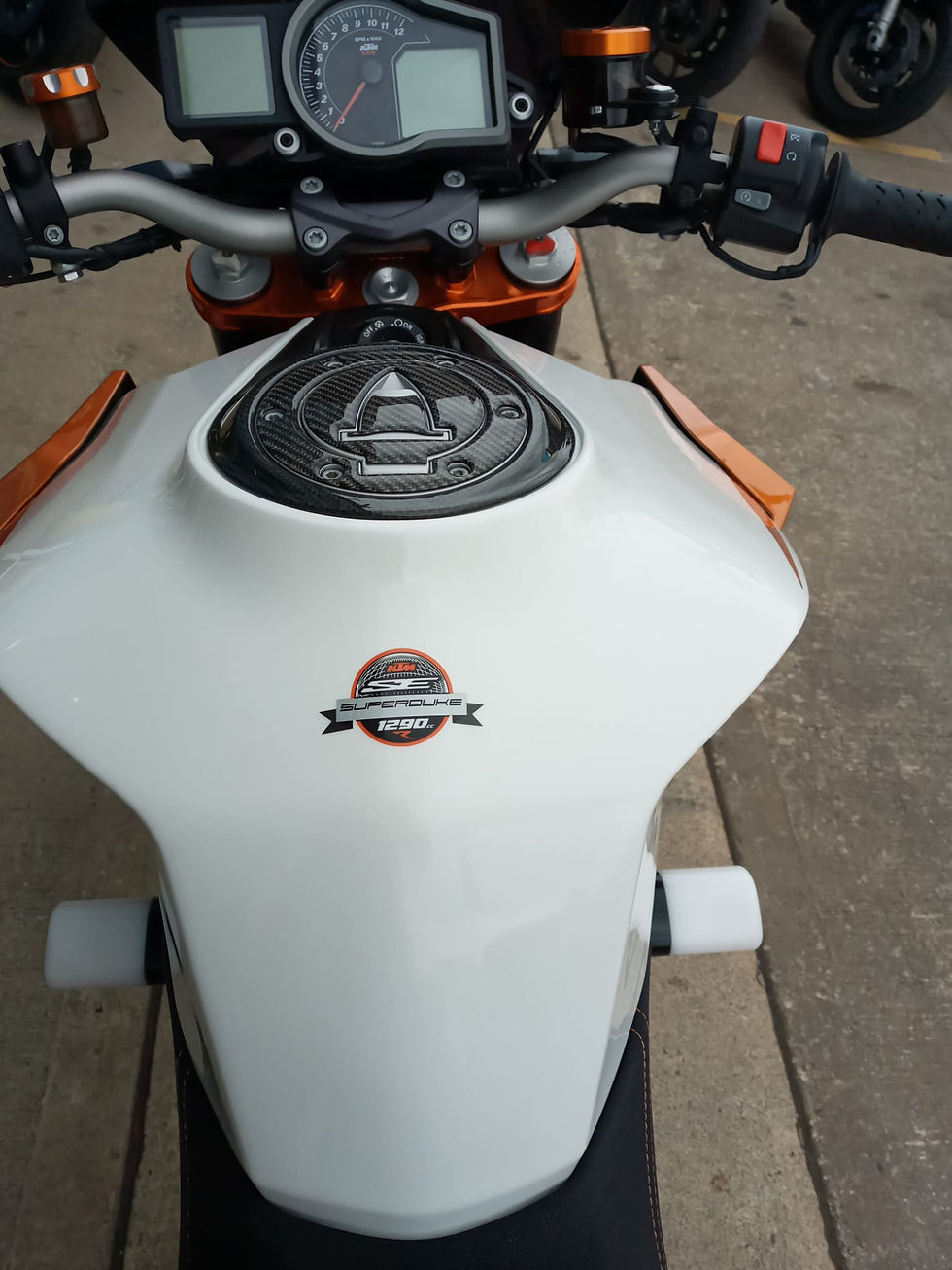 Thumbnail: 2016 KTM 1290 Super Duke R