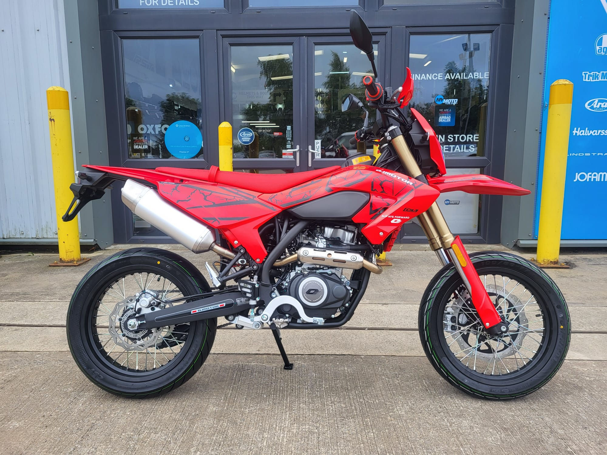 QJMotor COV 125 S - RED