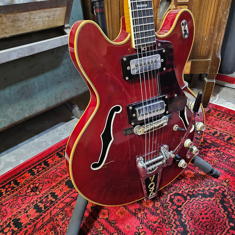 Thumbnail: 1967 Vox Cheetah V267 Red