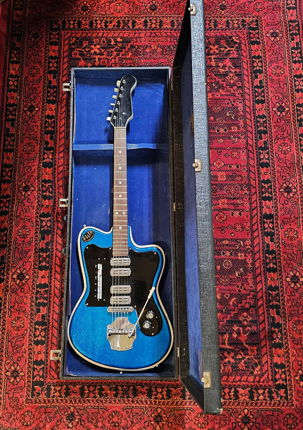 Thumbnail: 1963 Crucianelli Elite Model 40-V  Blue Sparkle