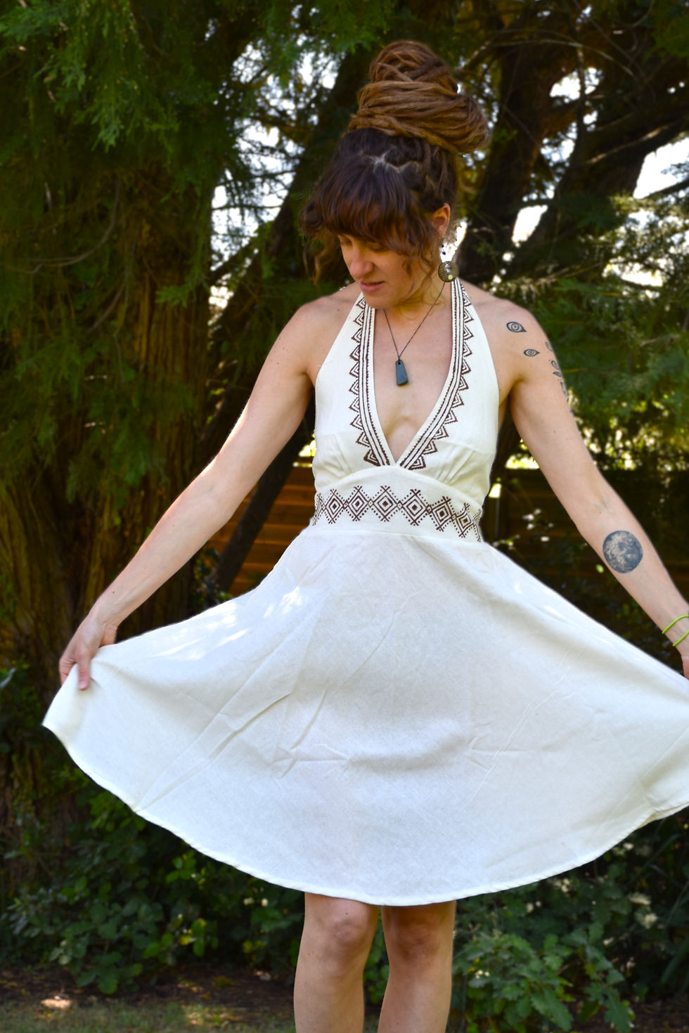 Miniature : Robe courte dos nu