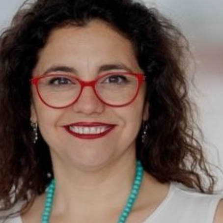 Daniela Albuquerque, doula de fin de vida “El cuidado no puede seguir siendo una carga privada: necesitamos una red colectiva para un buen morir”