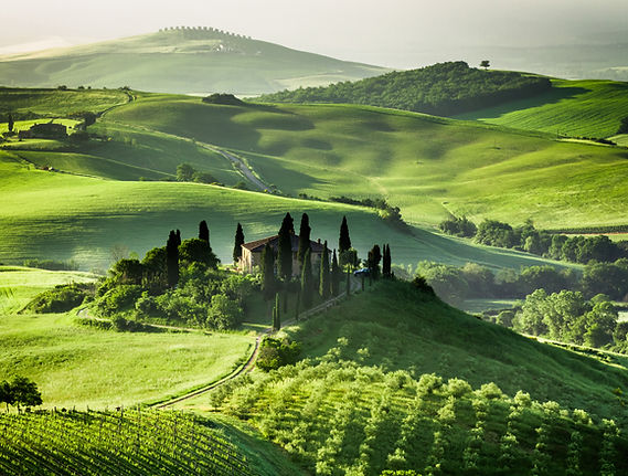 20210408155505-val-d-orcia-toscana-gettyimages-177395107.jpeg