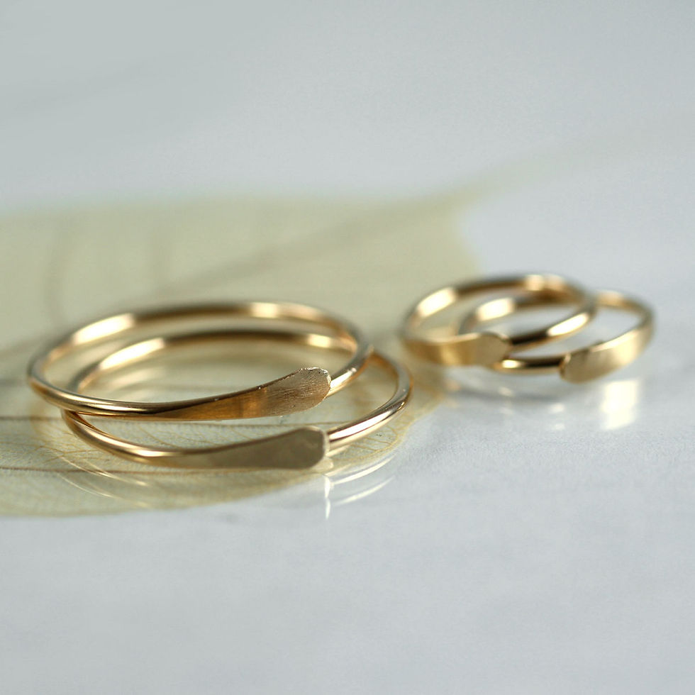 Thumbnail: Gold Fill Hoop Earrings 18 mm - Simple overlap closure