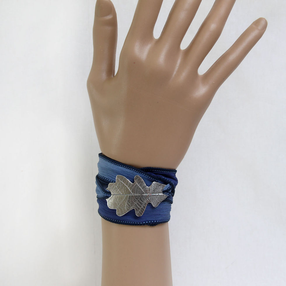 Thumbnail: Silver Oak Leaf Bracelet Falling Leaves