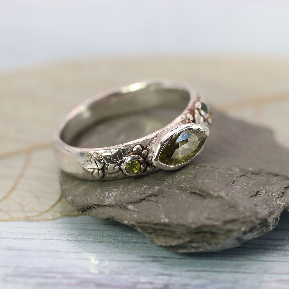 Thumbnail: Silver Ring Band Ivy Themed with Green Gems