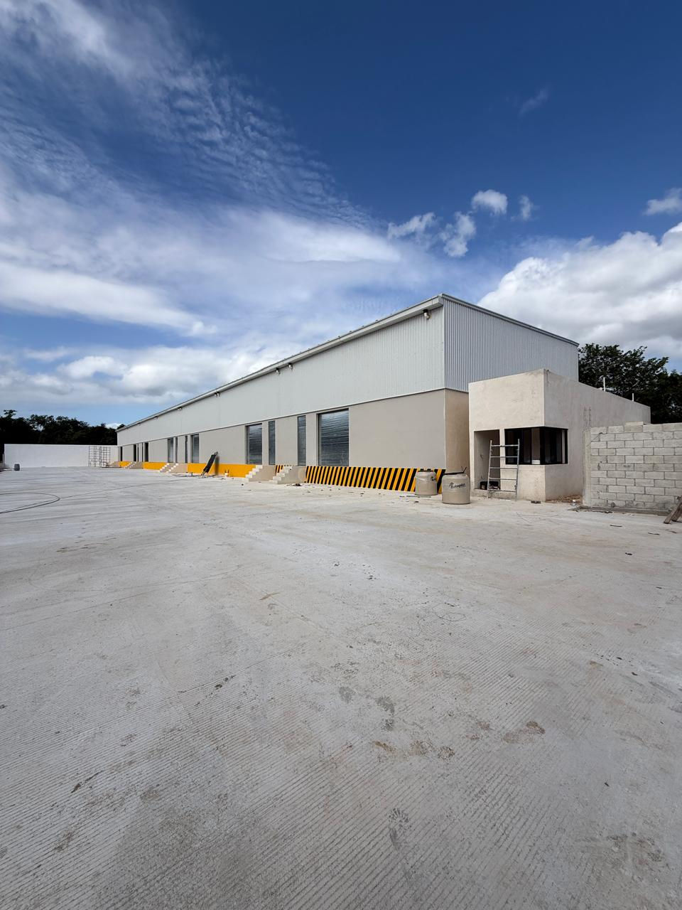 A3-Bodegas en renta desde 180 m2 | Playa del Carmen México