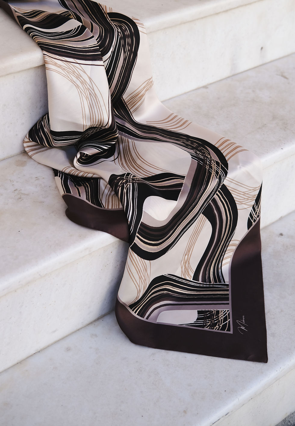 Küçük resim: Brown Twill İpek Eşarp