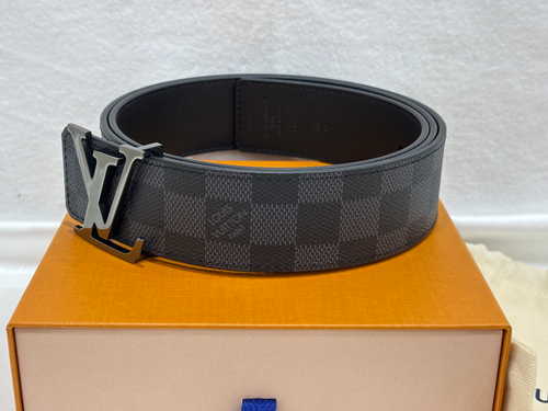 LOUIS VUITTONルイヴィトン ダミエグラフィット ベルト 新品 105cm