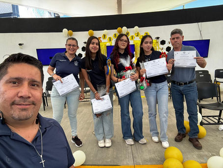 Nuestro módulo primer y segundo lugar en competencia Spelling Bee