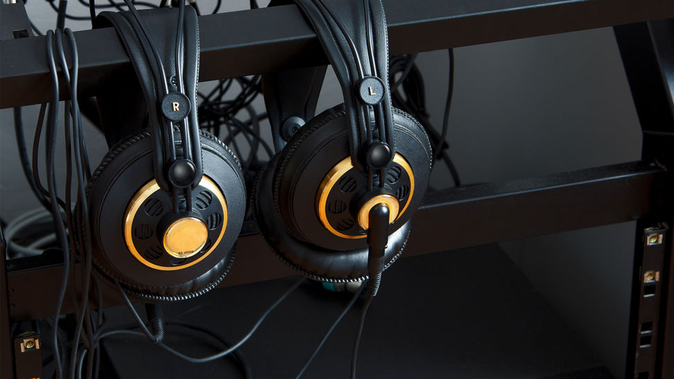 BEST Headphones for Gaming? Sennheiser HD 598 vs Audio Technica M50