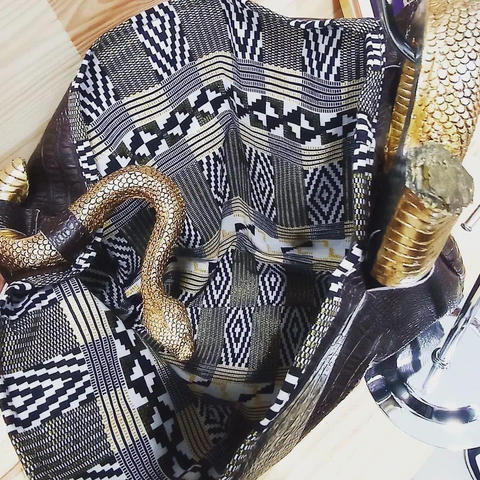 LA REPTILIENNE Ce sac original fait référence au serpent ancien décrit dans la genèse et q
