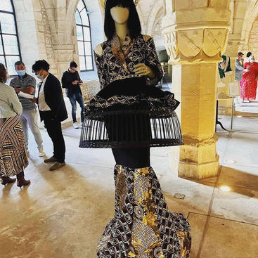 LA CHARPENTE represente la charpe,te de Notre Dame de Reims ainsi que les coloris et les m