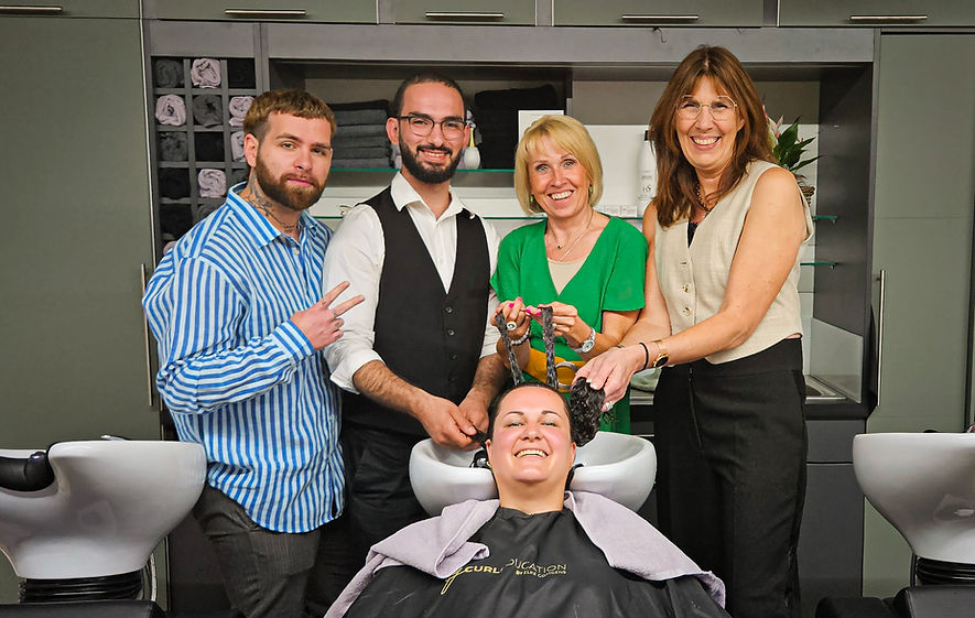 Friseur-Stasch-Bonn-CurvingCut-Locken-5.jpg