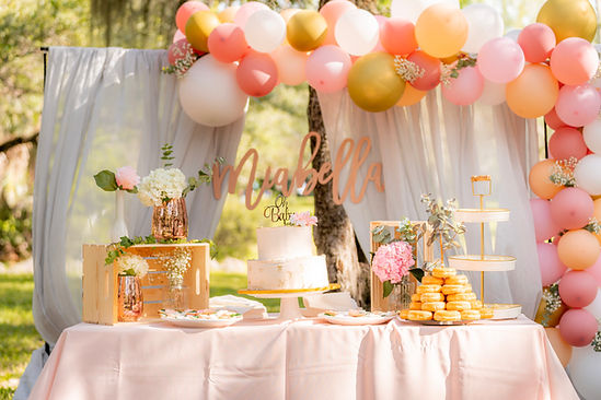 dessert-table-3593428.jpg