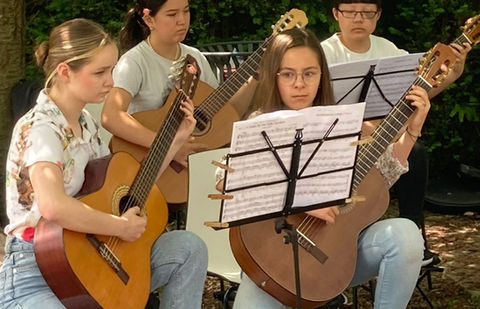 gitaarles; muziekschool; akoestische; Spaanse; gitaar; 