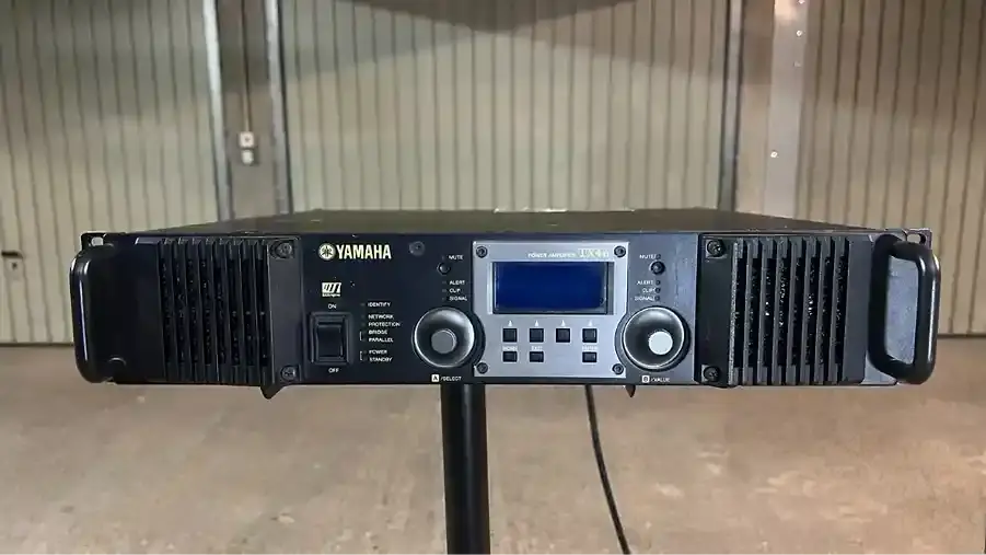 Miniature : Vente, rachat, échange, dépôt-vente d'amplificateur haut de gamme YAMAHA TX4n de seconde main