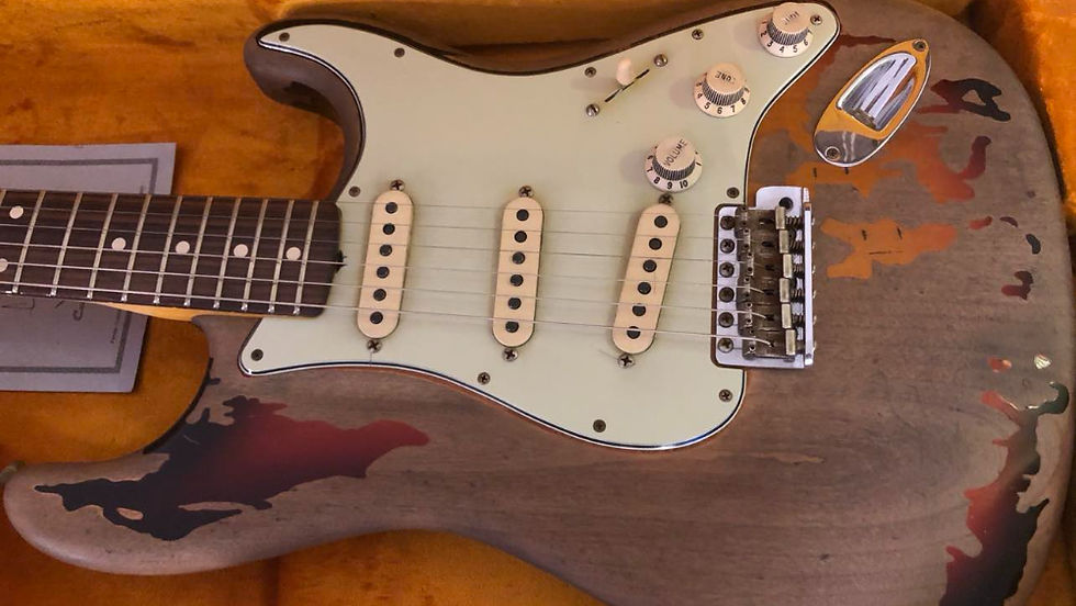 Miniature : Vente, reprise, échange, dépôt-vente de guitare Fender Rory Gallagher Relic Strat d'occasion