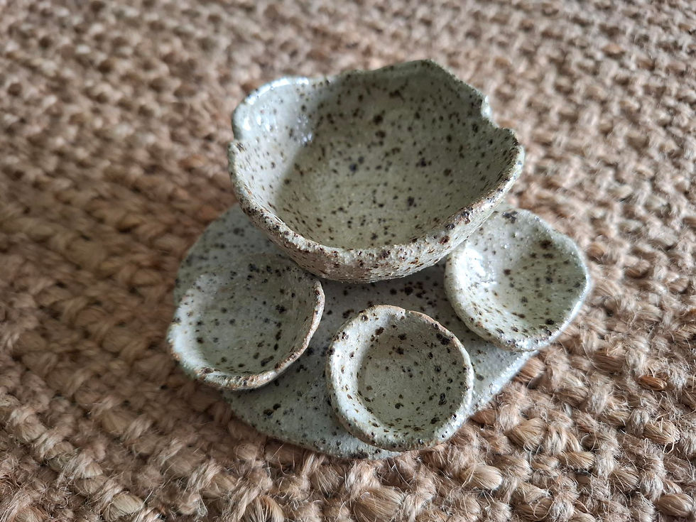 Thumbnail: Glazed ceramic paint caddy