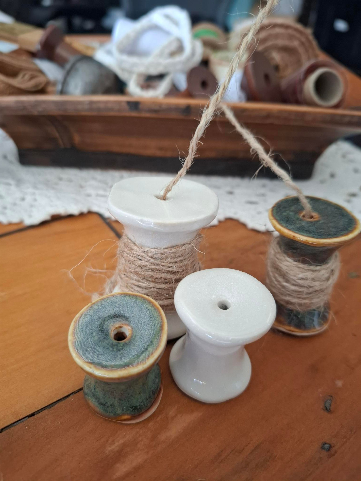 Ceramic thread spools