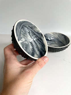 black marbled bowls