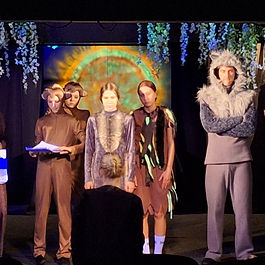 9 и 17 ноября в 12.00 состоится долгожданная премьера спектакля МАУГЛИ по сказке Р.Киплинга. Работа идёт полным ходом: костюмы, декорации, хореография, техника... Режиссёр спектакля Алла Миловидова расставляет последние акценты.... В спектакле задействованы актёры театра Альберт Свиридецкий, Лилиана Варнавская, Тимофей Береснев и уже опытные студийцы театра Адриан Чагин, София Хоботова, Элина Сыерд, Диана Баулина, Алиса Свинцицкая, Кира Крук, Ульяна Верисенина, Лаура Клейдав, Аня Гонозова и др.