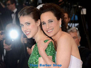 Kiểu tóc “Badass” mới của Andie MacDowell Tất cả là nhờ vào Kiểm dịch và các cô con gái 