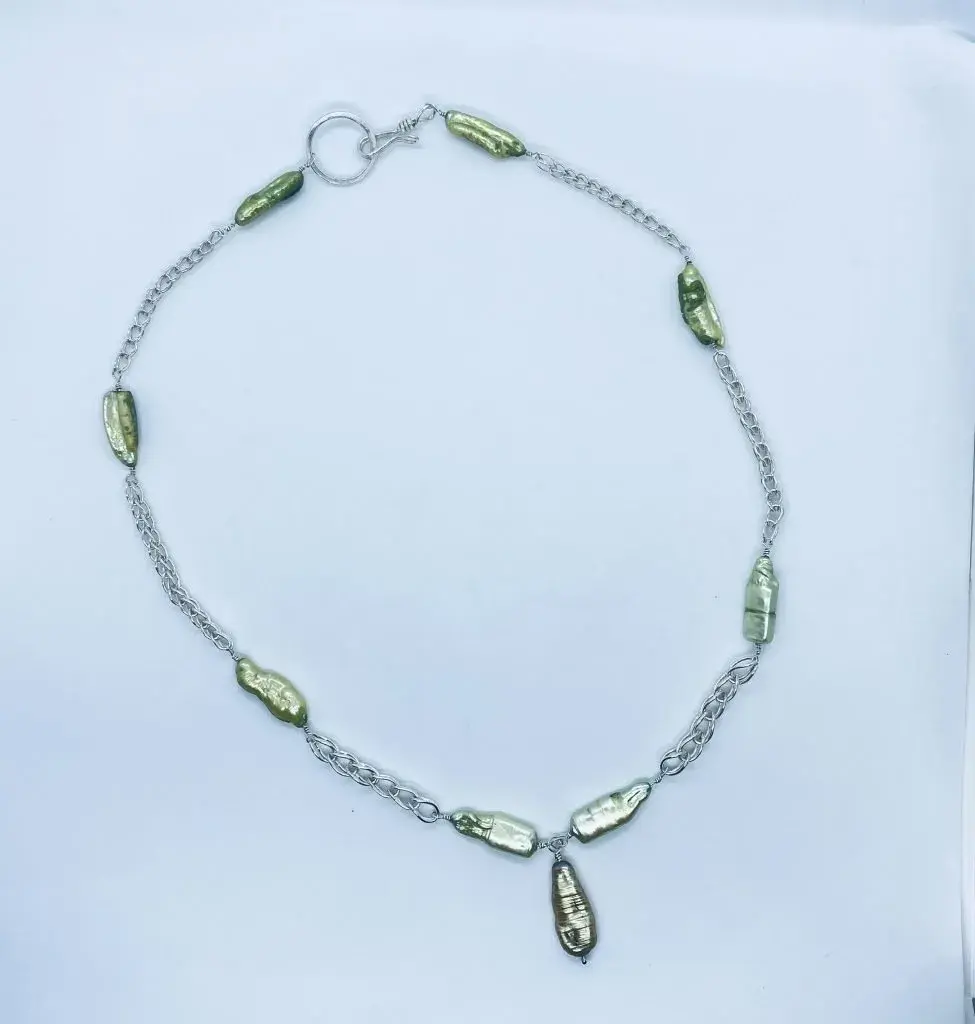 2024_Griffin_LoopinLoopNecklace_3-975x1024.webp