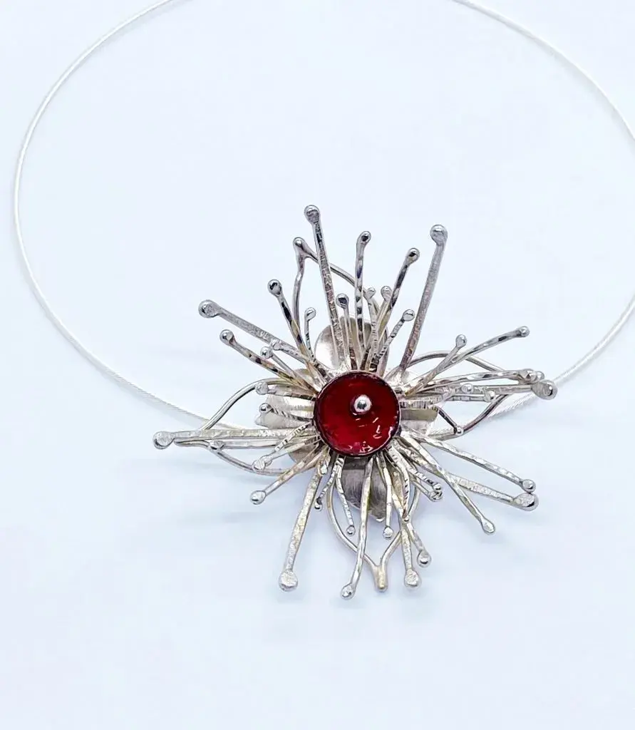 2024_Griffin_RedMumNecklace_1-891x1024.webp