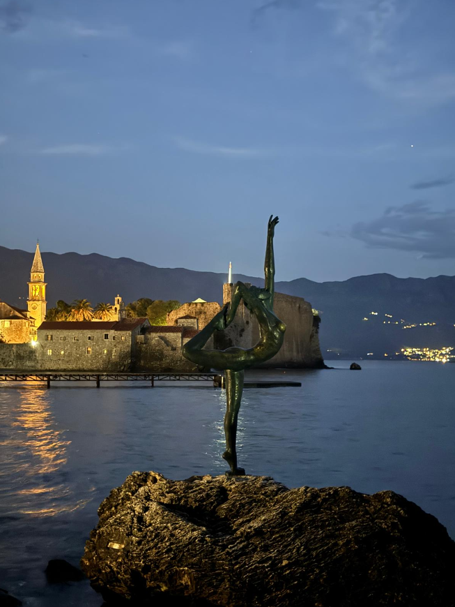 Budva - Balerin Heykeli