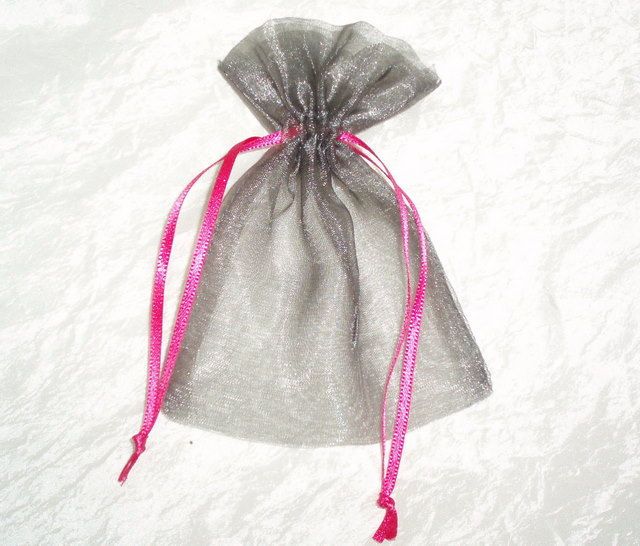 saco de organza cinza 9x12cm