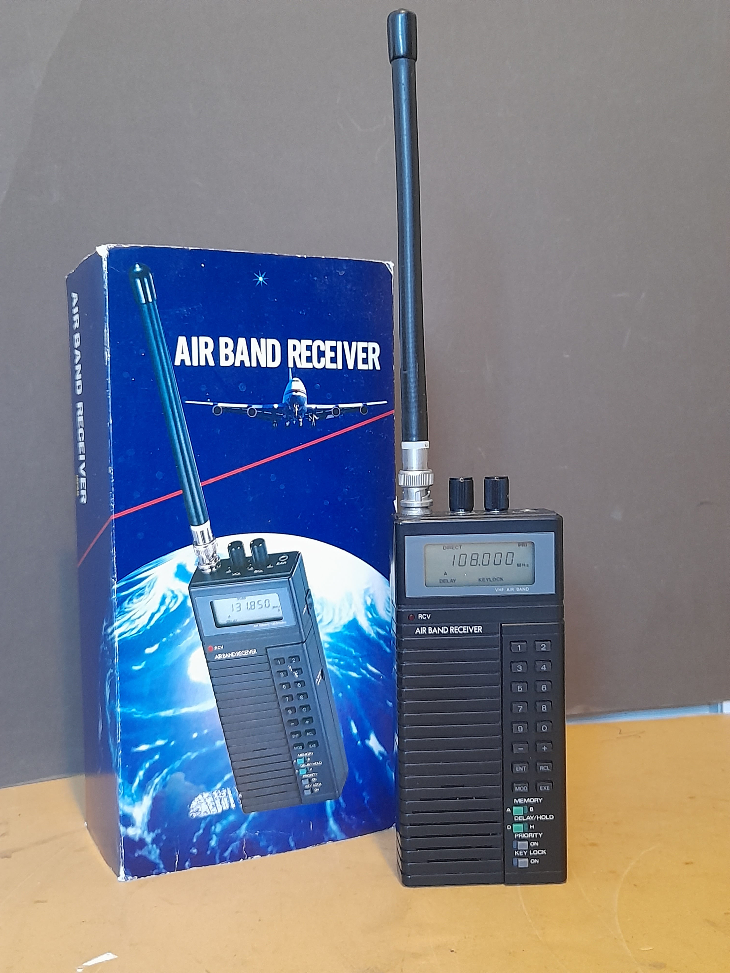 AIR BAND RECEIVER  MODEL WIN-108