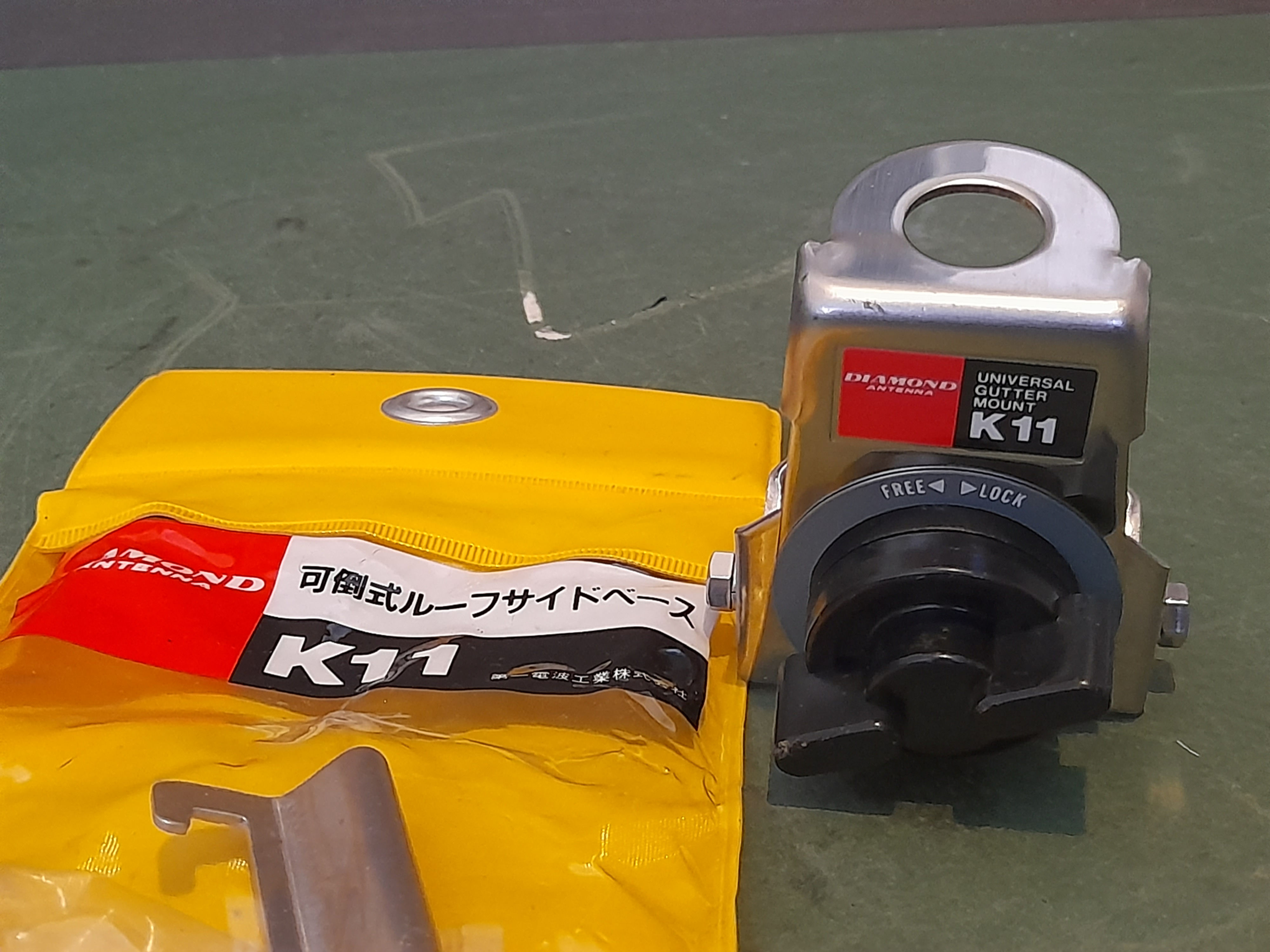 DIAMOND K11 UNIVERSAL GUTTER MOUNT